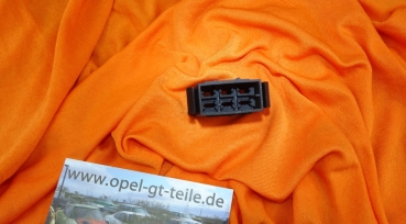 Socket for fuse box